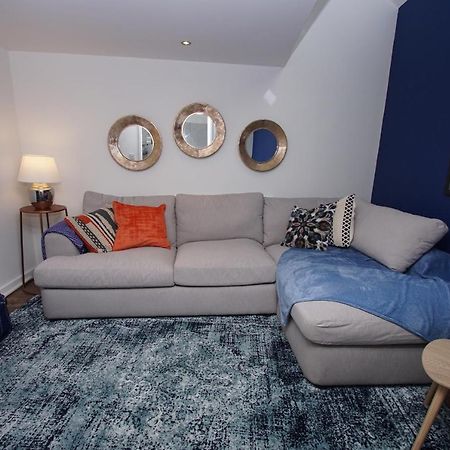 Loft Style Apartment For 4, 1 Broadhurst Court, Close To Town, Station & Hospital Stockport Exteriér fotografie