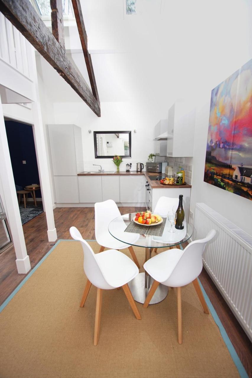Loft Style Apartment For 4, 1 Broadhurst Court, Close To Town, Station & Hospital Stockport Exteriér fotografie